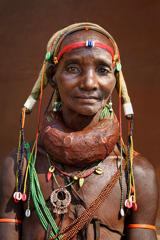  Woman from the Mwila (or Mwela, Mumuhuila, or Muhuila) tribe   Angola 